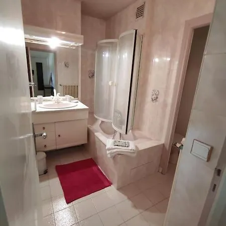 Apartment F3 En Maison Calme *